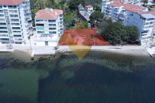 أرض على البحر في كمليك 